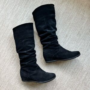 Cougar Array Suede Waterproof boots.